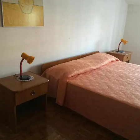 Rogan - Two Bedrooms Apartment *